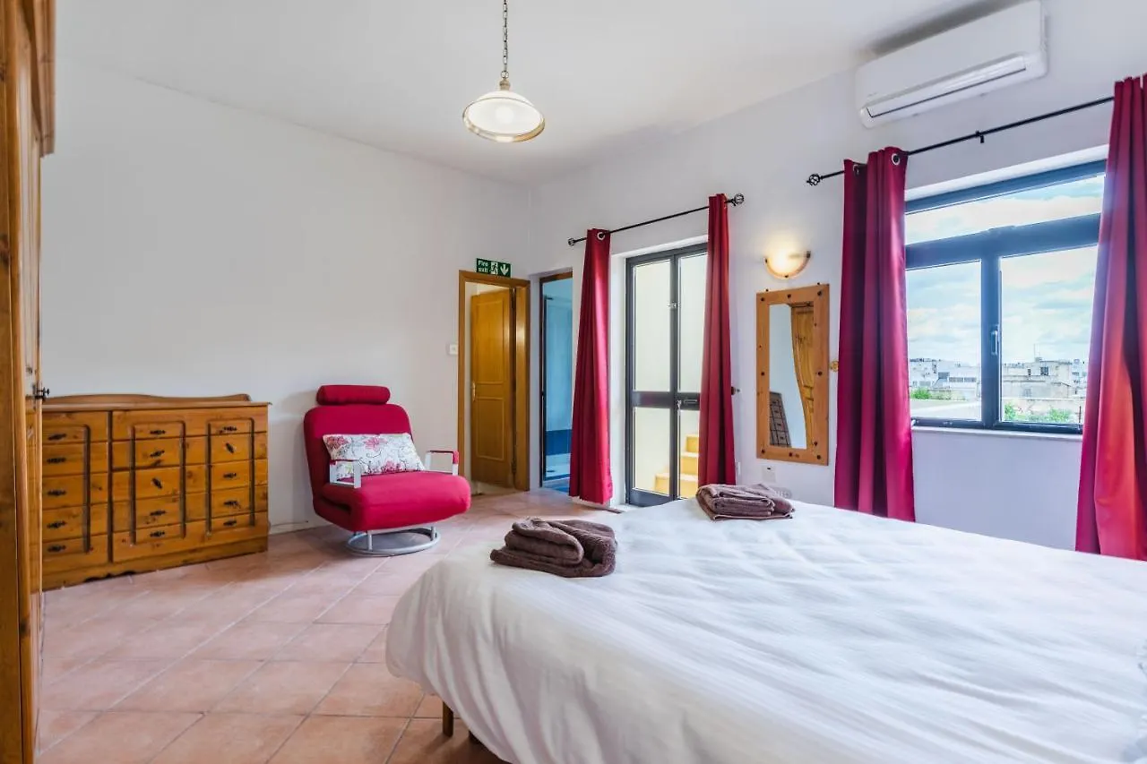 Charming Duplex Apartment In The Centre Of Sliema