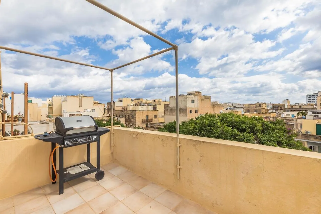 Charming Duplex Apartment In The Centre Of Sliema