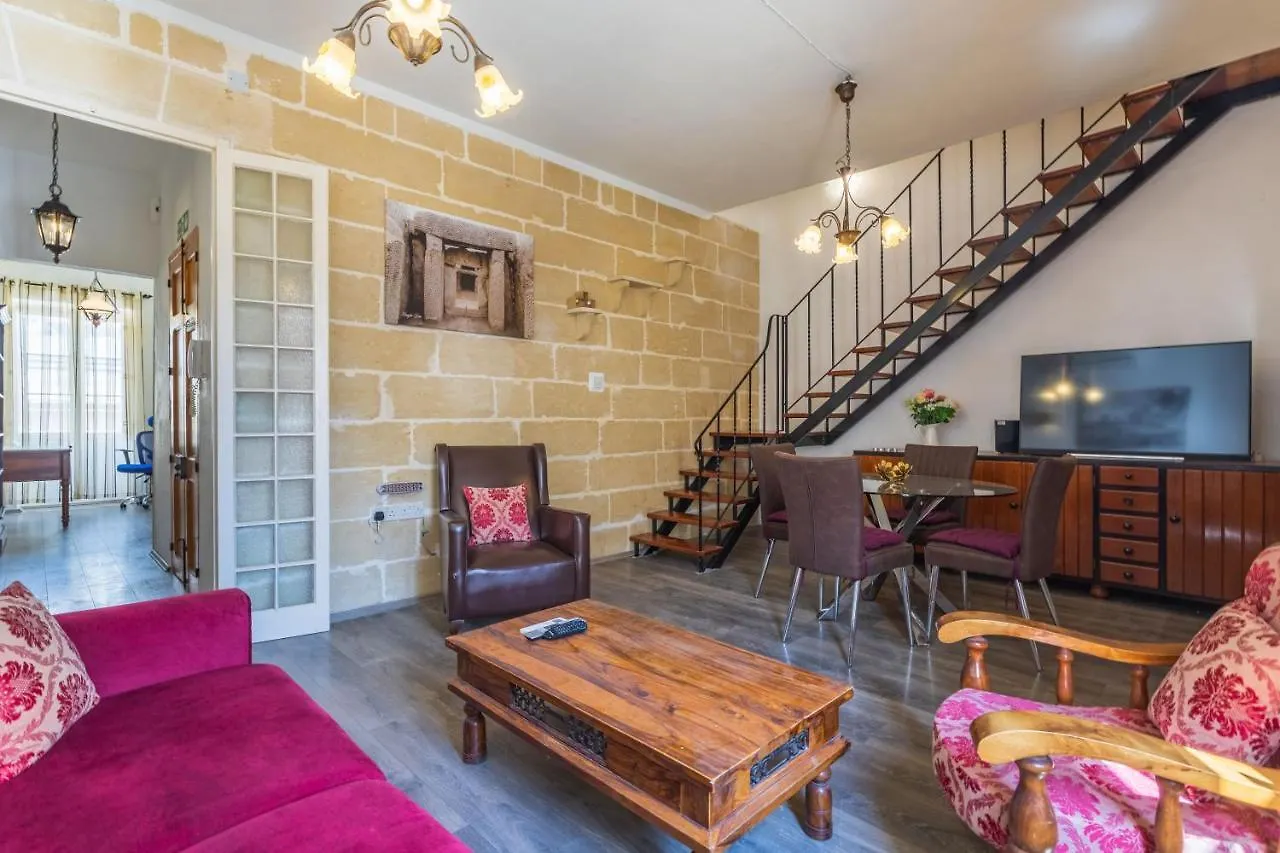 Charming Duplex Apartment In The Centre Of Sliema